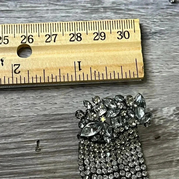 Fashion Jewelry Rhinestones Dangle Statement Earrings - Picture 3 of 10